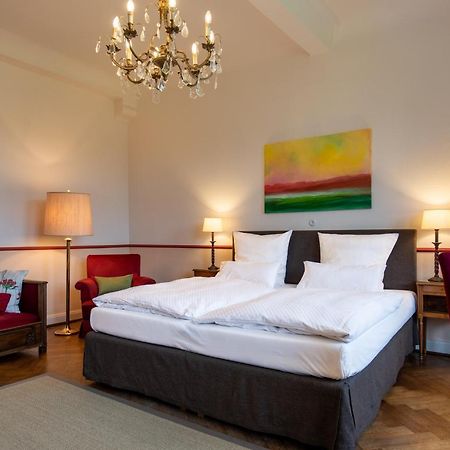 Gaestehaus Schloss Saareck Метлах Экстерьер фото