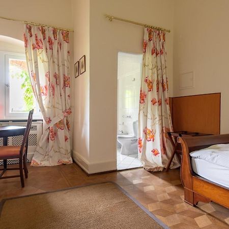 Gaestehaus Schloss Saareck Метлах Экстерьер фото