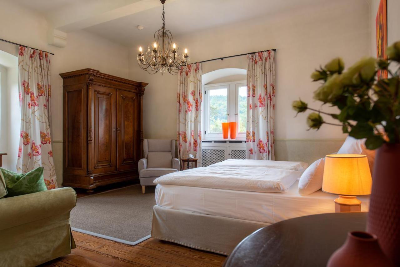 Gaestehaus Schloss Saareck Метлах Экстерьер фото