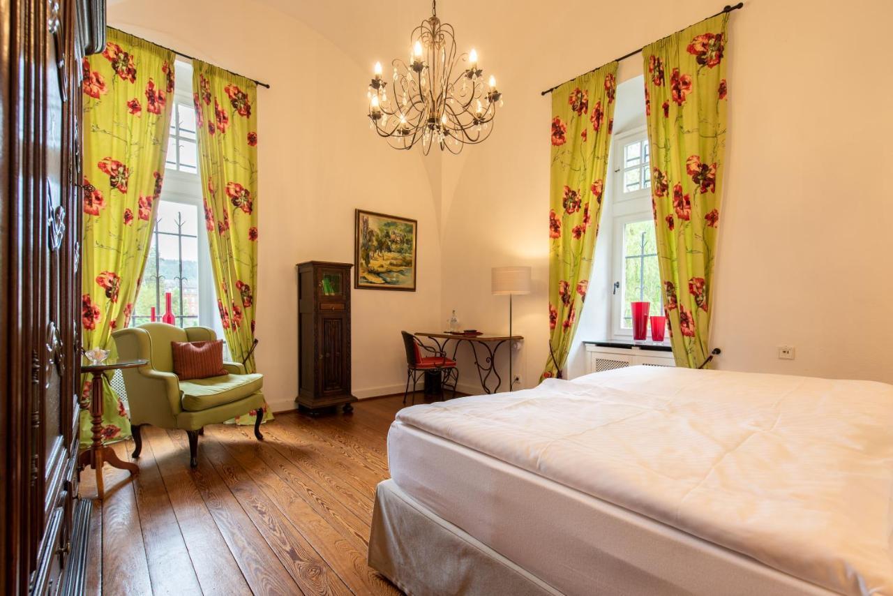 Gaestehaus Schloss Saareck Метлах Экстерьер фото