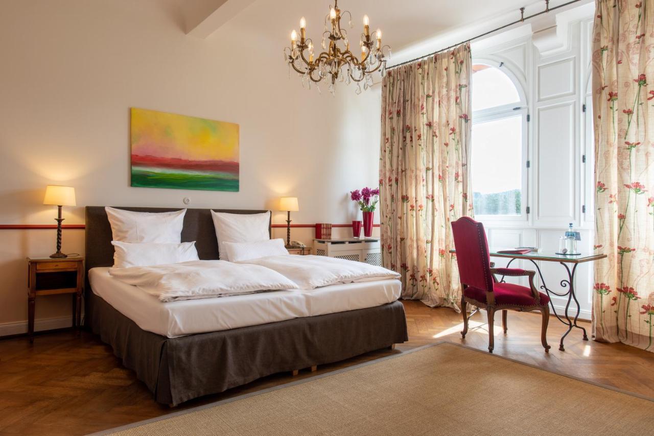 Gaestehaus Schloss Saareck Метлах Экстерьер фото