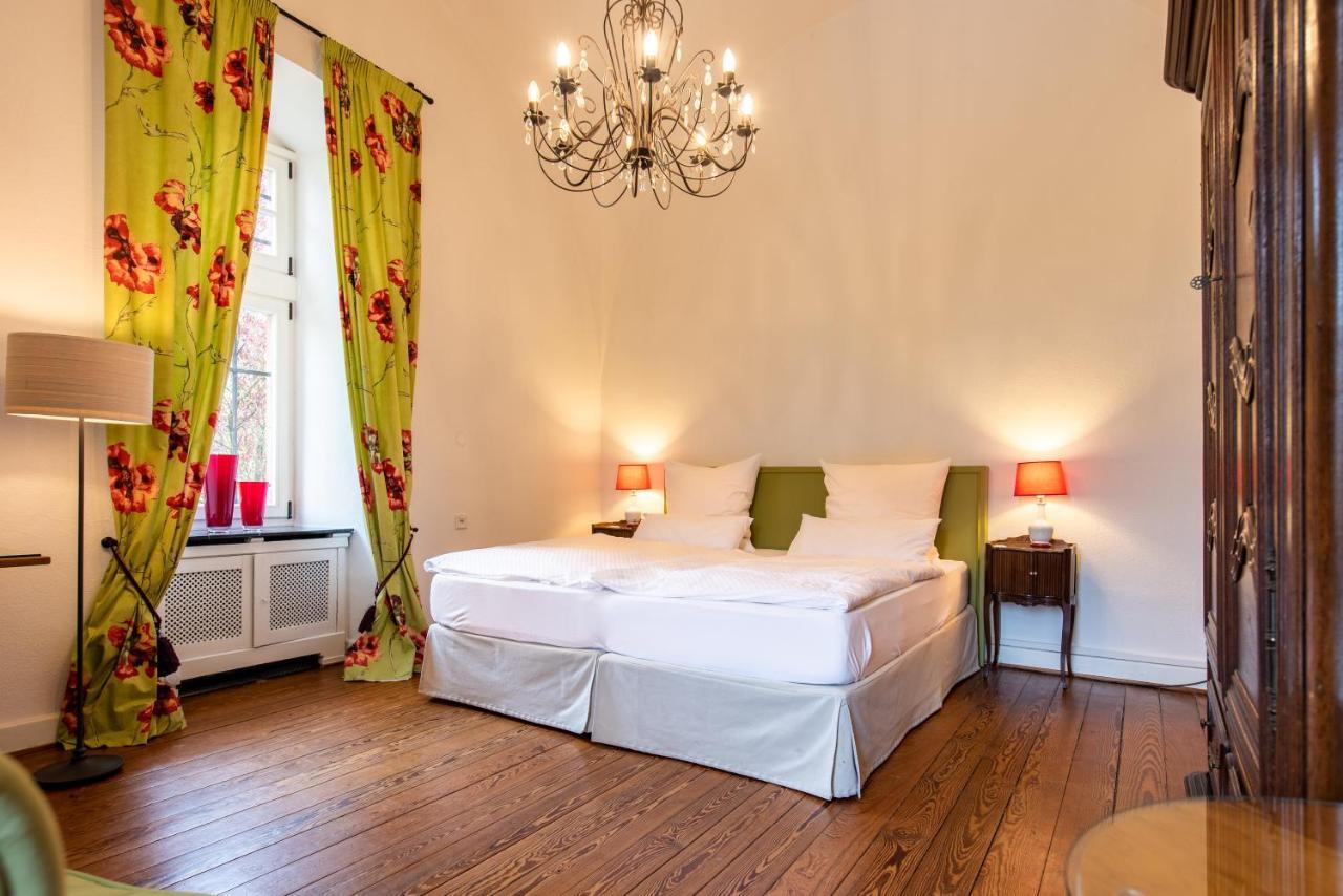 Gaestehaus Schloss Saareck Метлах Экстерьер фото