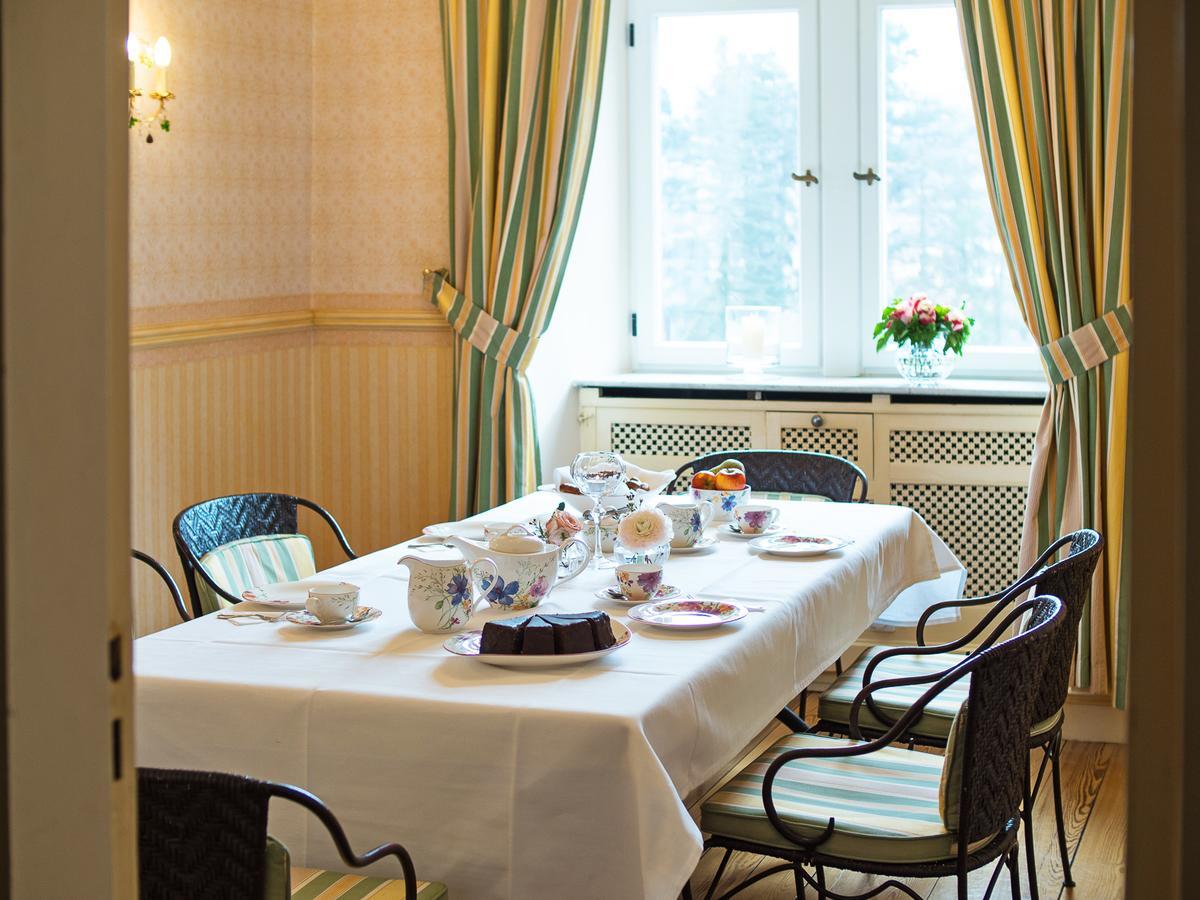 Gaestehaus Schloss Saareck Метлах Экстерьер фото