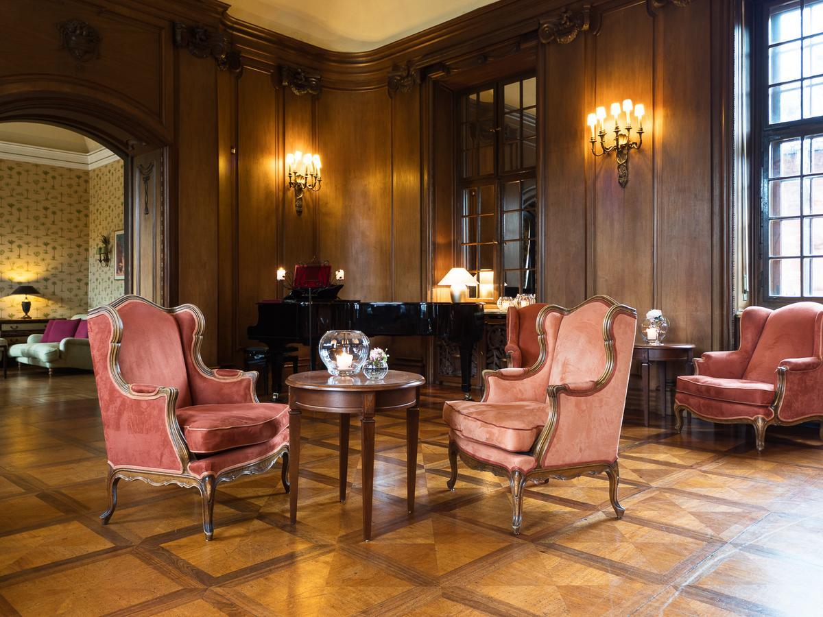 Gaestehaus Schloss Saareck Метлах Экстерьер фото