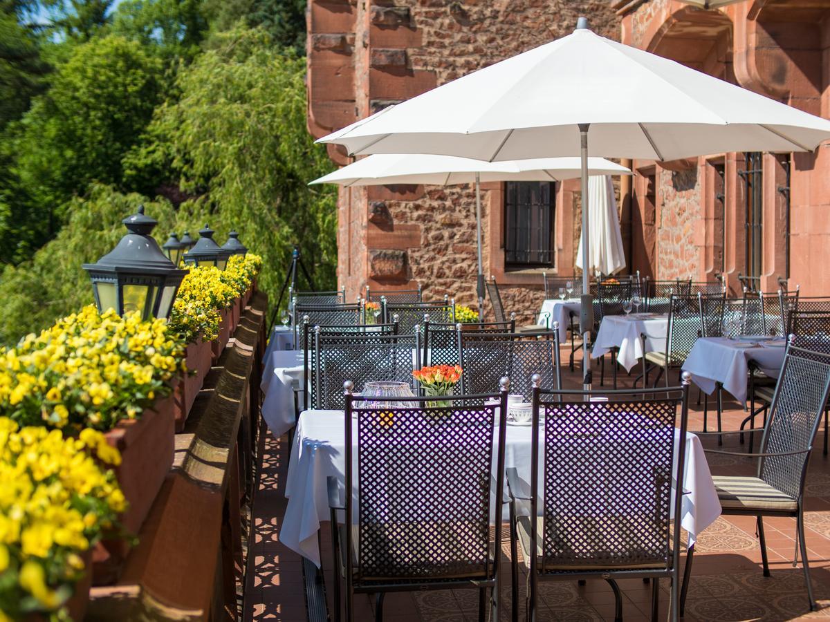 Gaestehaus Schloss Saareck Метлах Экстерьер фото