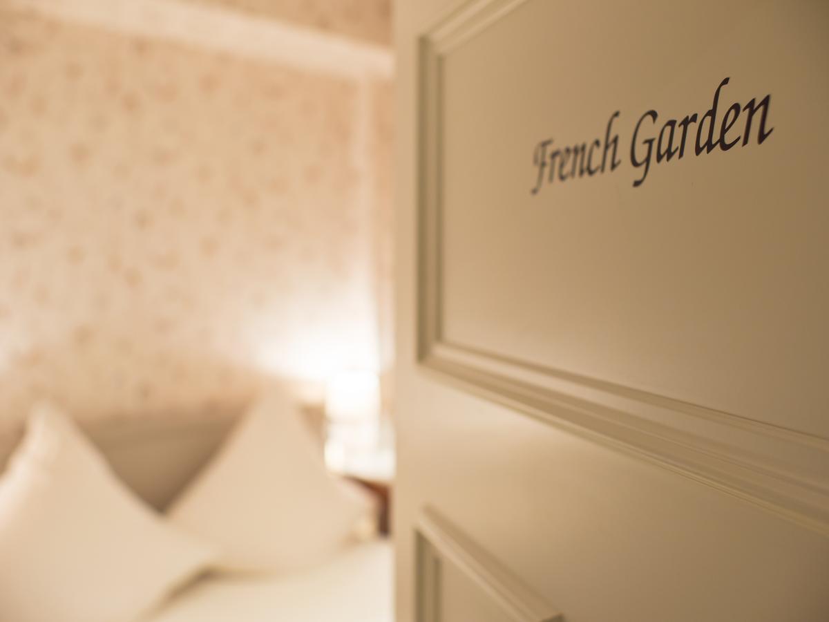 Gaestehaus Schloss Saareck Метлах Экстерьер фото