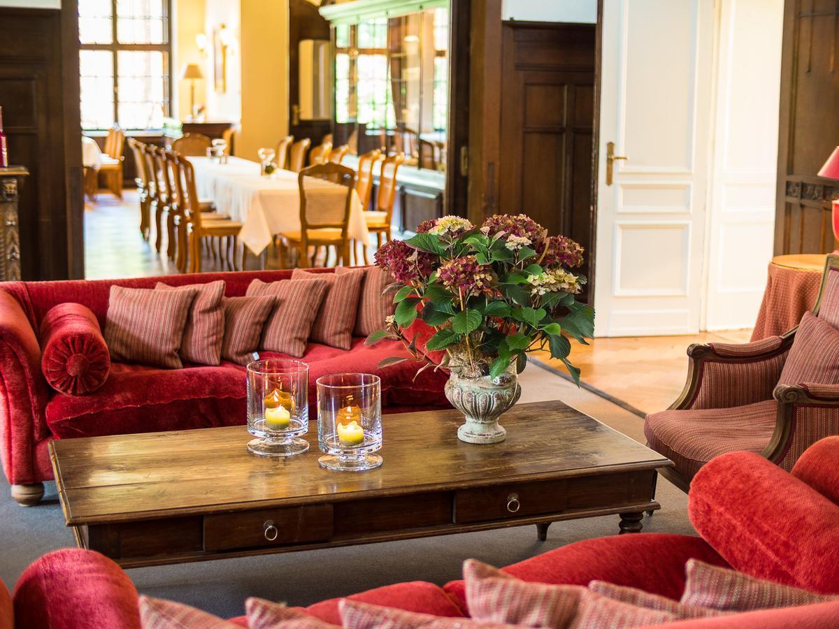Gaestehaus Schloss Saareck Метлах Экстерьер фото